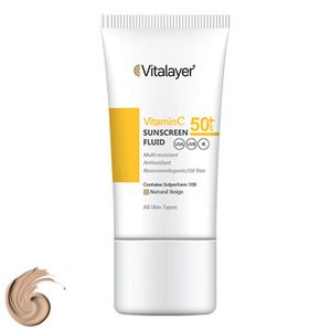 کرم ضد آفتاب رنگی ویتالیر، SPF 50، مدل ویتامین سی، مناسب انواع پوست با تنالیته متوسط و حجم 50 میلیلیتر، ضد آب، مرطوبکننده، غیر کومدونزا، محافظتکننده در برابر اشعههای UVA و UVB، ویتامین C و آنتی اکسیدان، با ماندگاری 2 ساعته